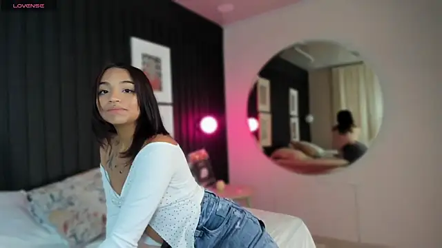 Snapshot of Manelyk_evanss_ chatting on December 5, 11:08 am Manelyk evanss online show from December 5, 11:08 am