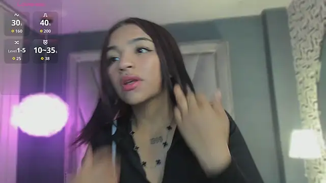 Snapshot of Manelyk_evanss_ chatting on December 21, 11:17 am Manelyk evanss online show from December 21, 11:17 am