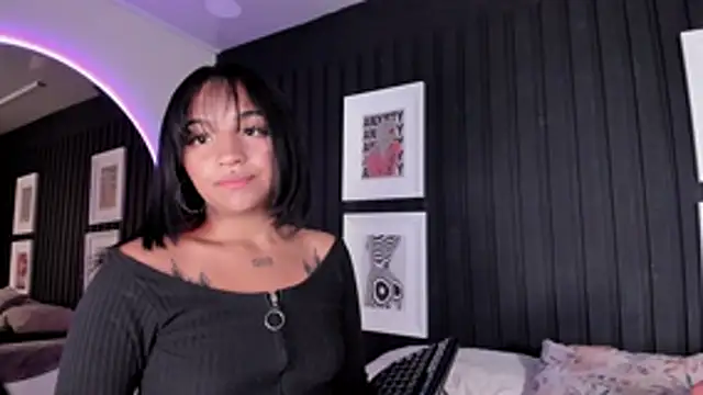 Manelyk evanss  online show from March 17, 5:49 pm