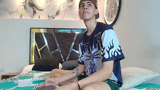 Snapshot of YOUNGS_GUYS chatting on September 13, 6:40 pm YOUNGS GUYS online show from September 13, 6:40 pm