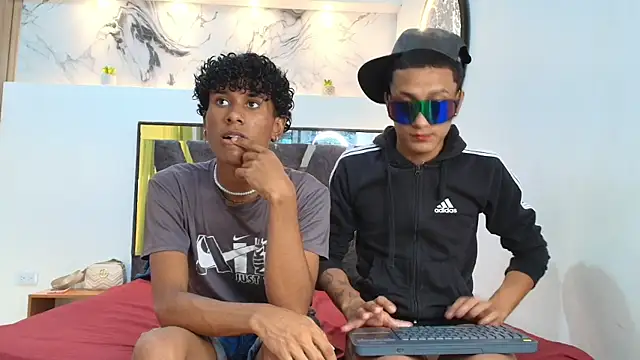 Snapshot of YOUNGS_GUYS chatting on September 24, 7:28 pm YOUNGS GUYS online show from September 24, 7:28 pm