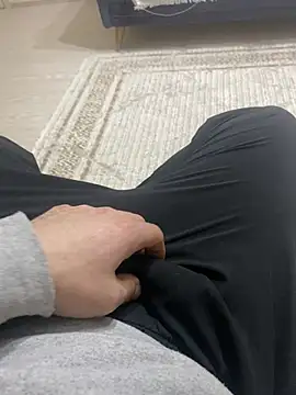 Snapshot of banuemre28 chatting on March 7, 7:55 pm banuemre28 online show from March 7, 7:55 pm