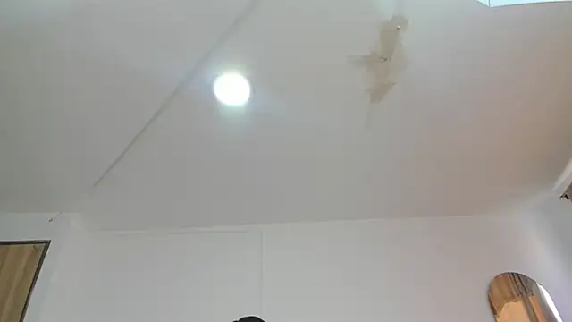 ZoeeGuzman online show from November 13, 1:10 pm