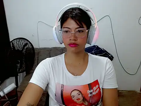 Dulce2415 online show from March 21, 6:51 am