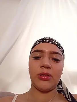 Snapshot of tony_and_katy chatting on February 2, 1:43 pm tony and katy online show from February 2, 1:43 pm