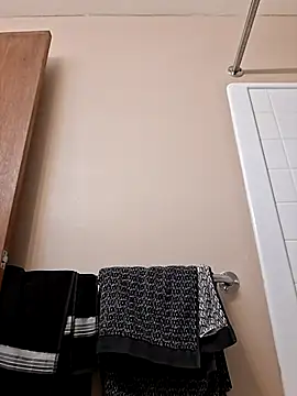 Snapshot of Mr_nightfall chatting on November 21, 12:43 am Mr nightfall online show from November 21, 12:43 am