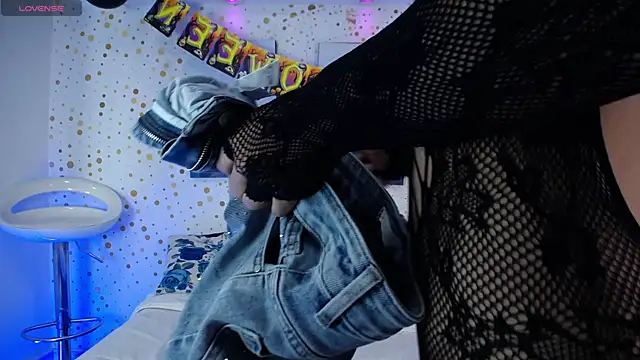 Emily Vaughan online show from October 21, 3:29 am