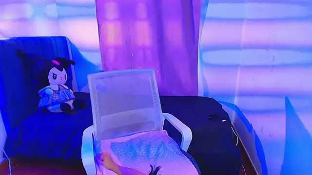 Snapshot of luna-cute chatting on September 24, 4:21 pm luna-cute online show from September 24, 4:21 pm