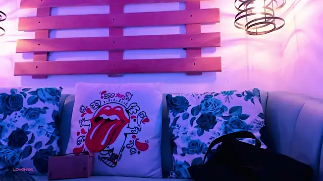 ArianaSantana online show from October 3, 12:46 pm