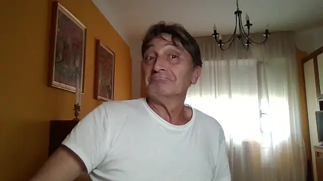Snapshot of lattediyak chatting on September 24, 1:25 pm lattediyak online show from September 24, 1:25 pm