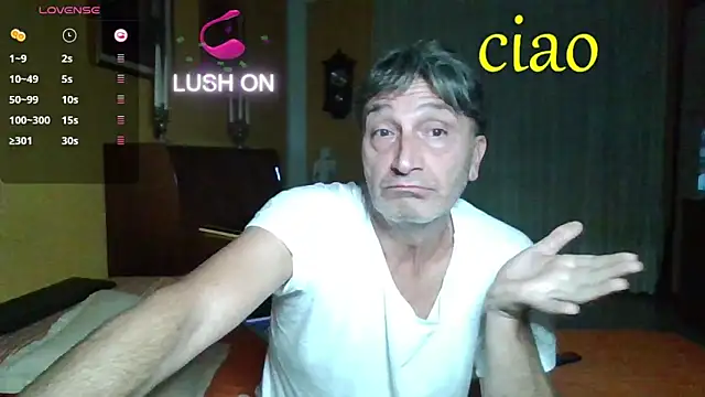 Snapshot of lattediyak chatting on October 4, 1:47 am lattediyak online show from October 4, 1:47 am