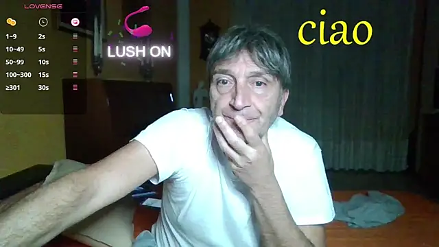 Snapshot of lattediyak chatting on October 15, 1:06 am lattediyak online show from October 15, 1:06 am