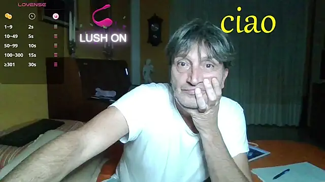 Snapshot of lattediyak chatting on October 15, 11:49 pm lattediyak online show from October 15, 11:49 pm