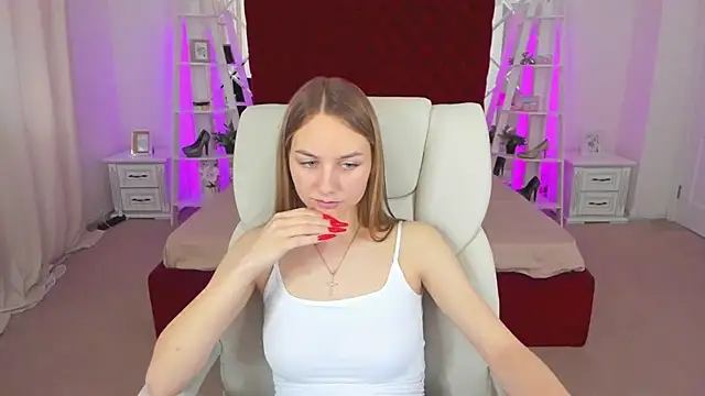Snapshot of MilaAddams chatting on June 3, 2:33 pm MilaAddams online show from June 3, 2:33 pm