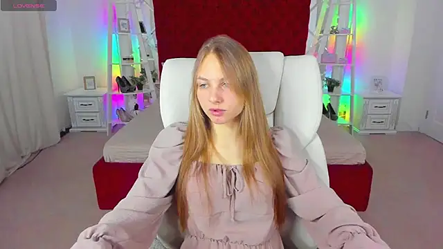 MilaAddams online show from July 28, 5:36 am