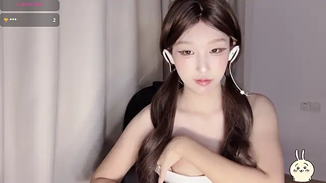 Snapshot of Winnie666- chatting on September 23, 4:32 pm Winnie666- online show from September 23, 4:32 pm