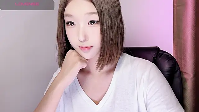 Snapshot of Winnie666- chatting on October 29, 11:56 am Winnie666- online show from October 29, 11:56 am