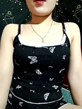 LucyyLy online show from November 29, 5:21 am