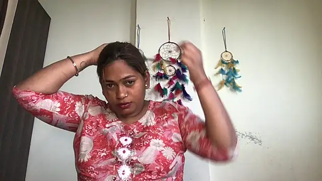 HoleyCoupon online show from February 23, 9:28 am