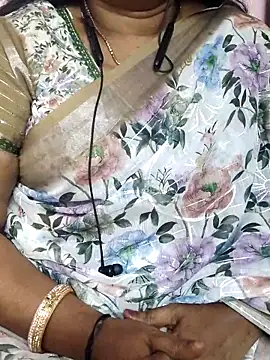 Snapshot of Tamil_Azhaghi25 chatting on February 2, 5:44 pm Tamil Azhaghi25 online show from February 2, 5:44 pm