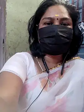 Snapshot of Tamil_Azhaghi25 chatting on May 17, 5:27 am Tamil Azhaghi25 online show from May 17, 5:27 am