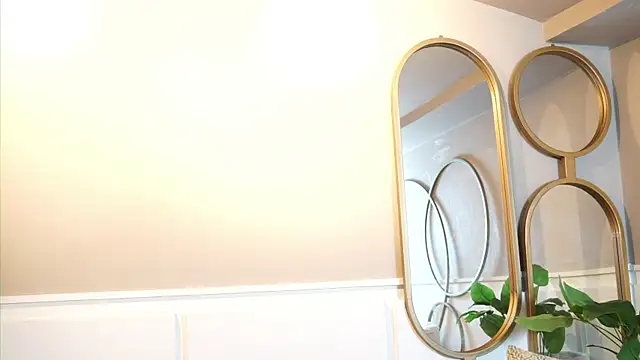 Tayler Kim online show from September 15, 12:27 pm