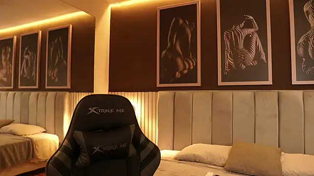 Tayler Kim online show from September 17, 4:30 pm