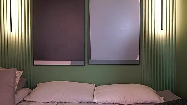 Tayler Kim online show from October 1, 6:36 pm