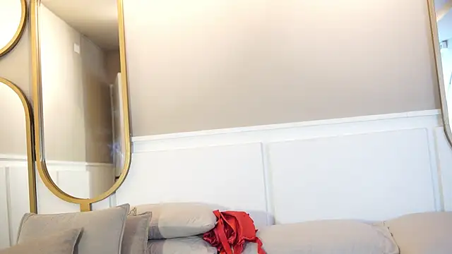 Tayler Kim online show from October 7, 6:38 pm