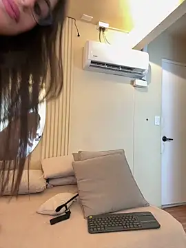 Tayler Kim online show from March 28, 7:02 pm