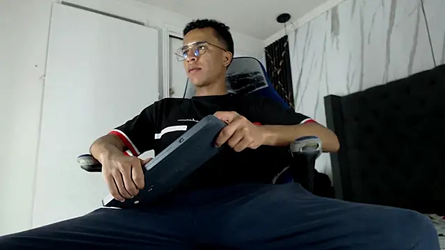 aston xvera online show from November 8, 3:50 am