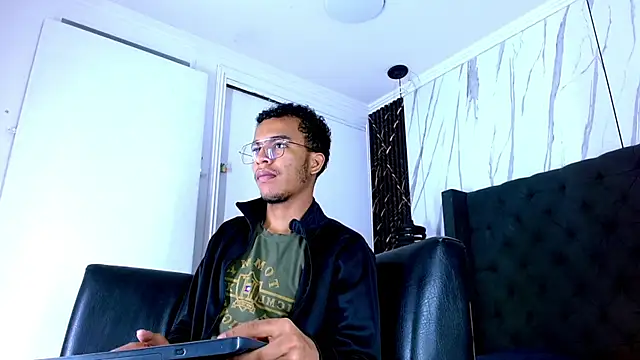 aston xvera online show from December 14, 4:07 am