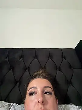 Snapshot of Lulumayxx chatting on April 18, 4:44 pm Lulumayxx online show from April 18, 4:44 pm