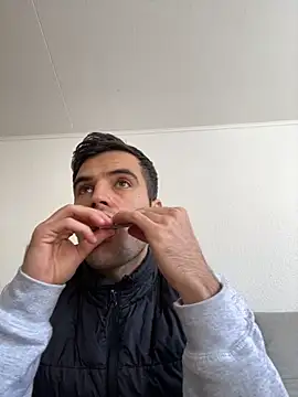 Snapshot of dino2603 chatting on November 3, 12:17 pm dino2603 online show from November 3, 12:17 pm