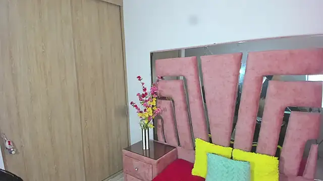 MaraKarly online show from November 30, 6:34 pm