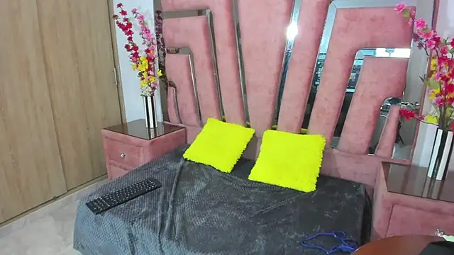 Snapshot of MaraKarly chatting on February 9, 7:18 pm MaraKarly online show from February 9, 7:18 pm