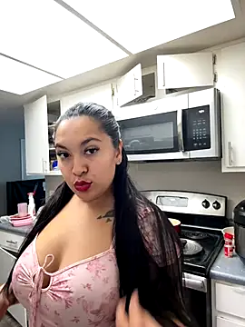 Snapshot of latina_curvy22 chatting on September 12, 9:59 pm latina curvy22 online show from September 12, 9:59 pm