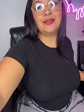 Snapshot of latina_curvy22 chatting on September 16, 6:20 pm latina curvy22 online show from September 16, 6:20 pm