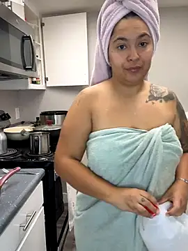 Snapshot of latina_curvy22 chatting on September 19, 4:29 pm latina curvy22 online show from September 19, 4:29 pm