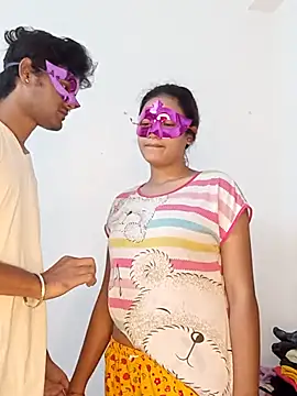 Snapshot of new_coupleee chatting on November 1, 12:29 pm new coupleee online show from November 1, 12:29 pm