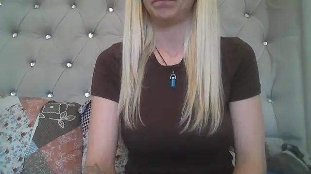 Snapshot of flirty_babe_x chatting on June 15, 5:48 pm flirty babe x online show from June 15, 5:48 pm