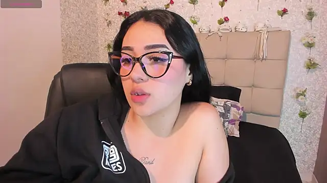 Snapshot of Scarlett_Hot7 chatting on September 25, 4:27 am Scarlett Hot7 online show from September 25, 4:27 am