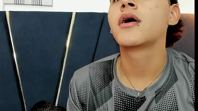 Snapshot of zeusapollofuck chatting on September 20, 7:04 pm zeusapollofuck online show from September 20, 7:04 pm