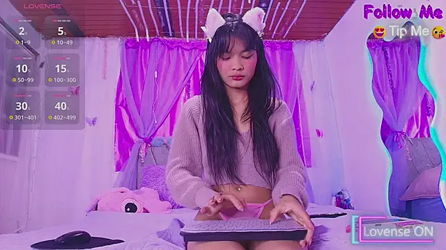 Snapshot of MeganRouss74 chatting on October 1, 10:43 am MeganRouss74 online show from October 1, 10:43 am