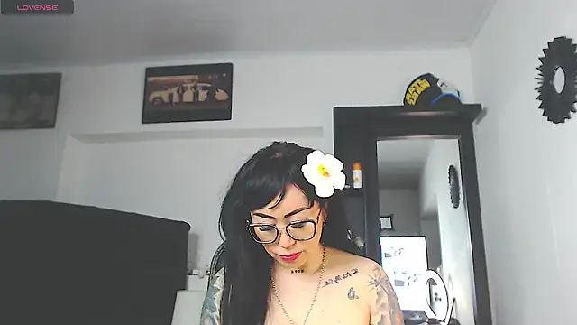 Vicky hotmilf online show from March 26, 11:16 am