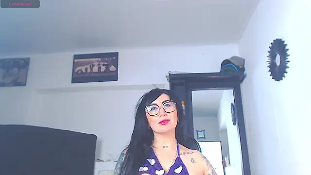 Snapshot of Vicky_hotmilf chatting on July 15, 10:42 am Vicky hotmilf online show from July 15, 10:42 am