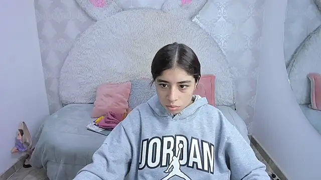 Gaby louse online show from April 3, 7:01 pm