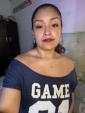 Snapshot of Aurora_fire1 chatting on February 6, 5:16 pm Aurora fire1 online show from February 6, 5:16 pm