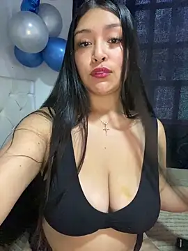 Snapshot of Aurora_fire1 chatting on February 20, 5:13 pm Aurora fire1 online show from February 20, 5:13 pm