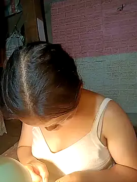 Snapshot of KumChyn chatting on October 3, 2:03 pm KumChyn online show from October 3, 2:03 pm